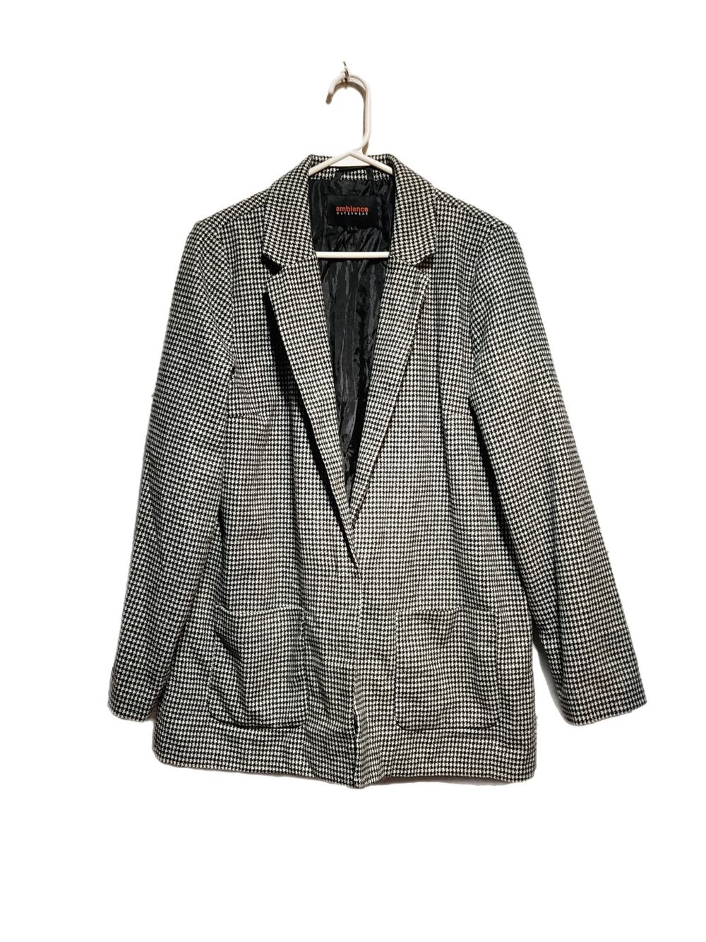 Ambiance Women's Blazer Size Large